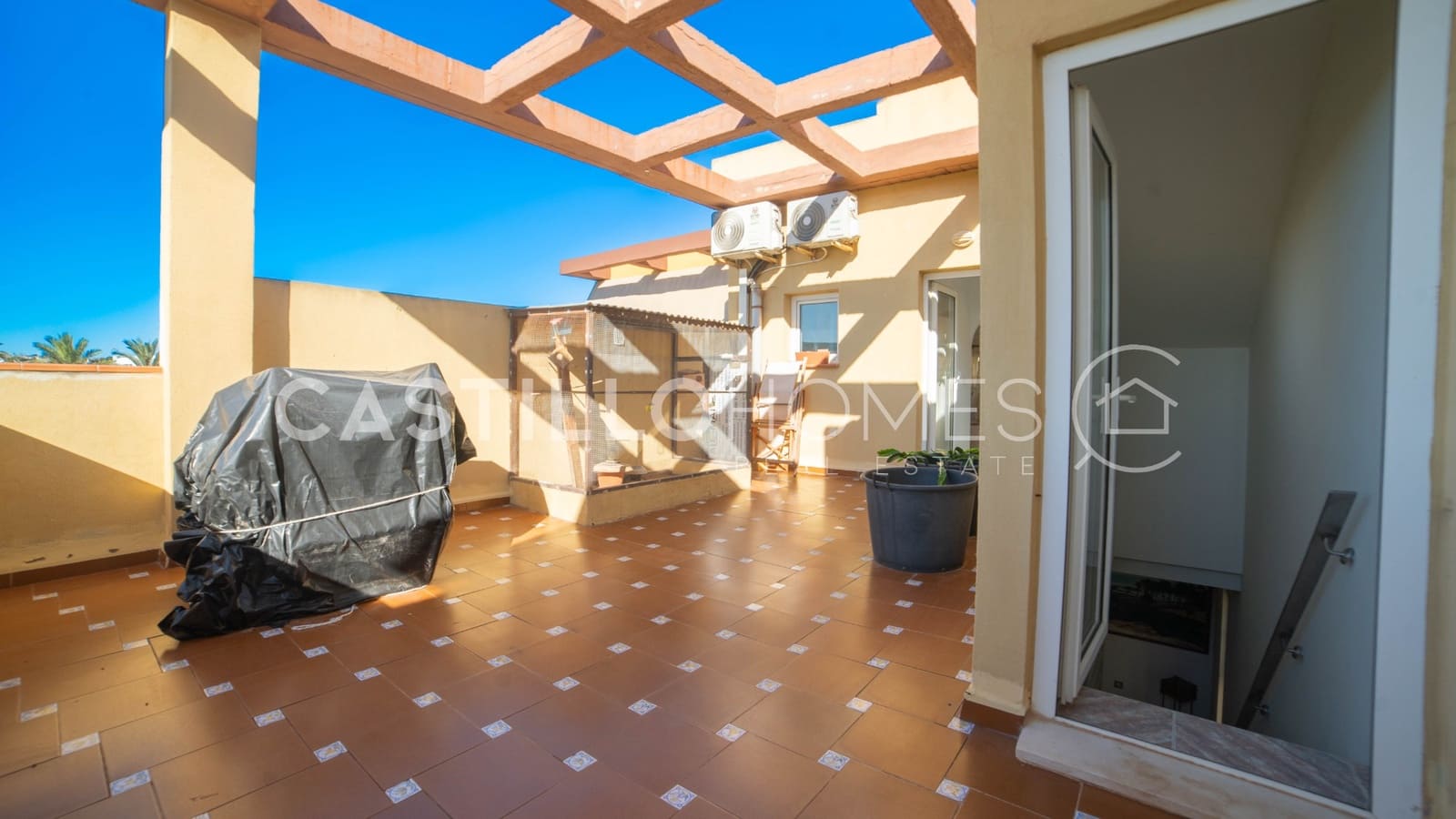 4 bedroom Townhouse for sale in La Veleta with garage - € 449,900 (Ref: 9383905)