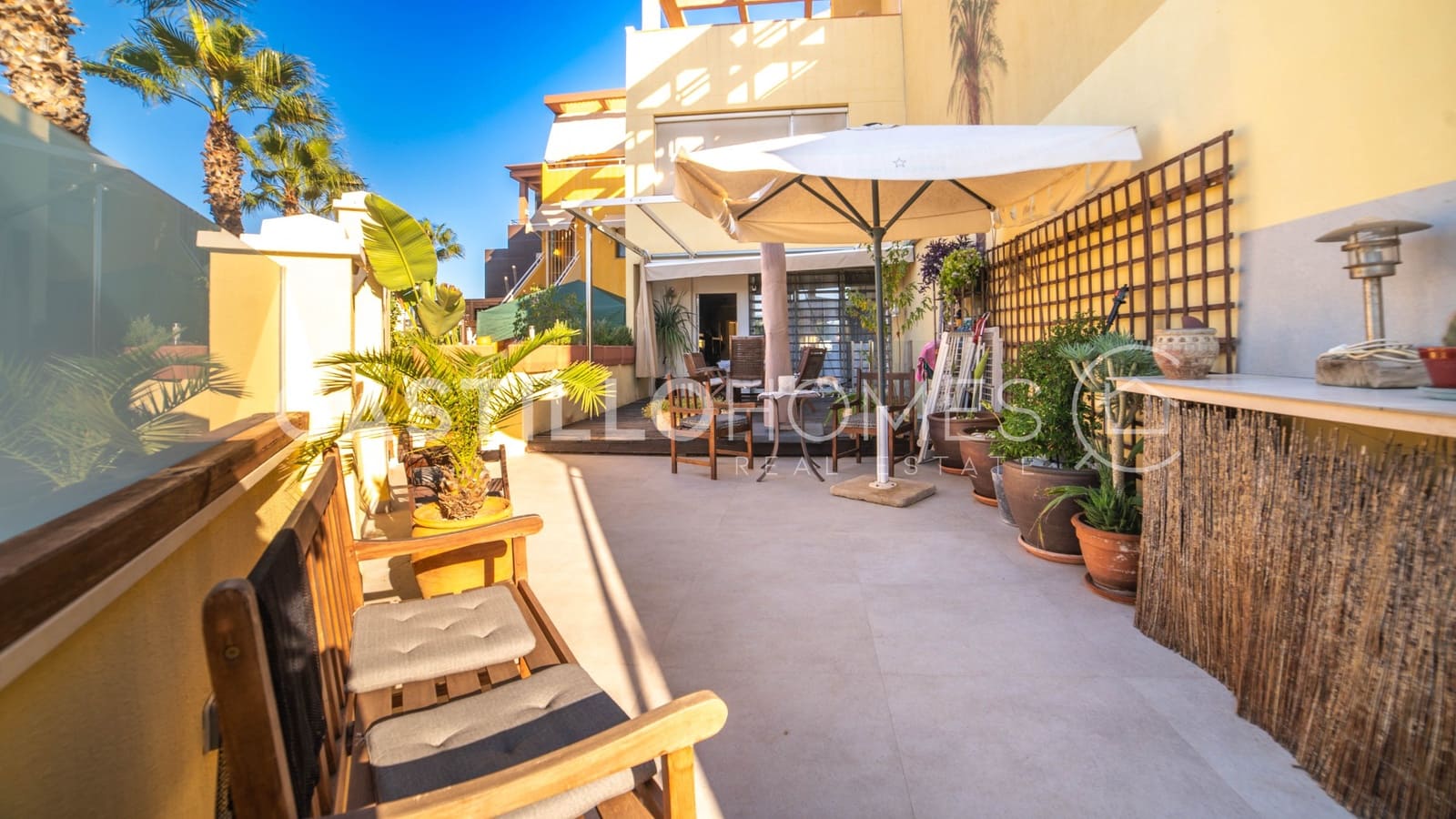 4 bedroom Townhouse for sale in La Veleta with garage - € 449,900 (Ref: 9383905)