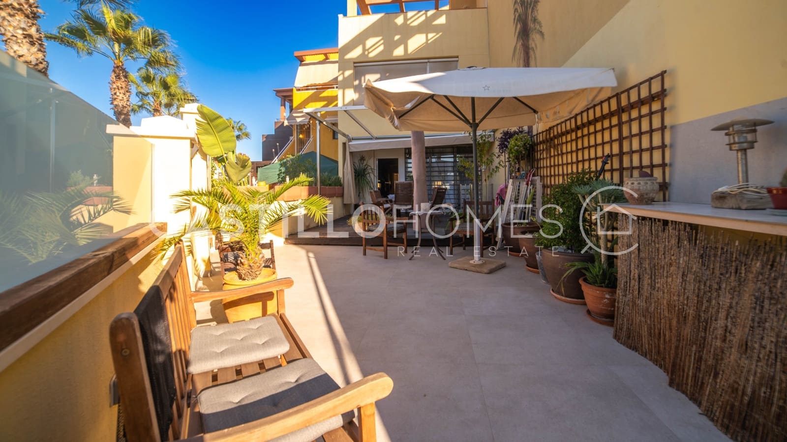 4 bedroom Townhouse for sale in La Veleta with garage - € 449,900 (Ref: 9383905)