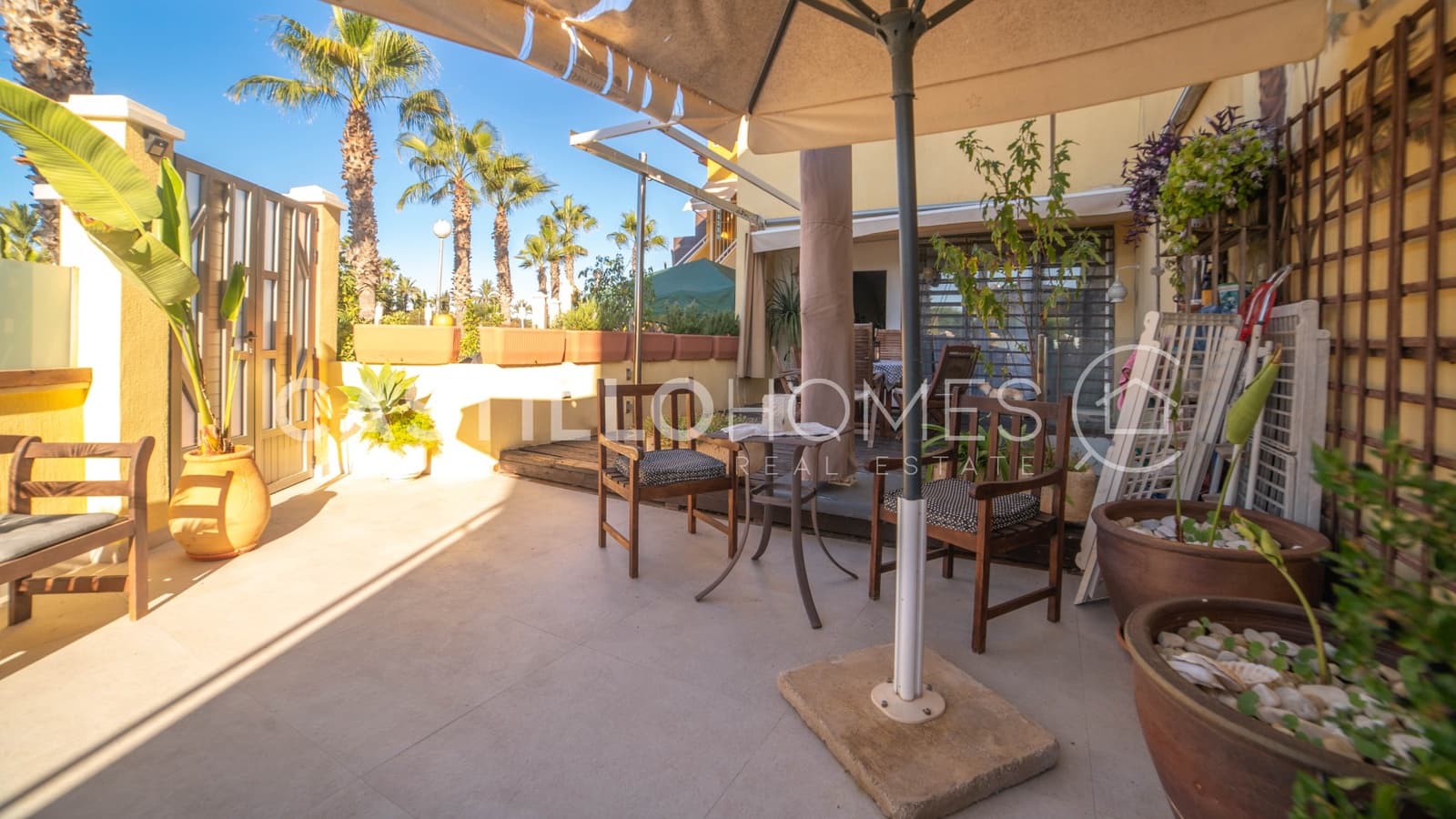 4 bedroom Townhouse for sale in La Veleta with garage - € 449,900 (Ref: 9383905)