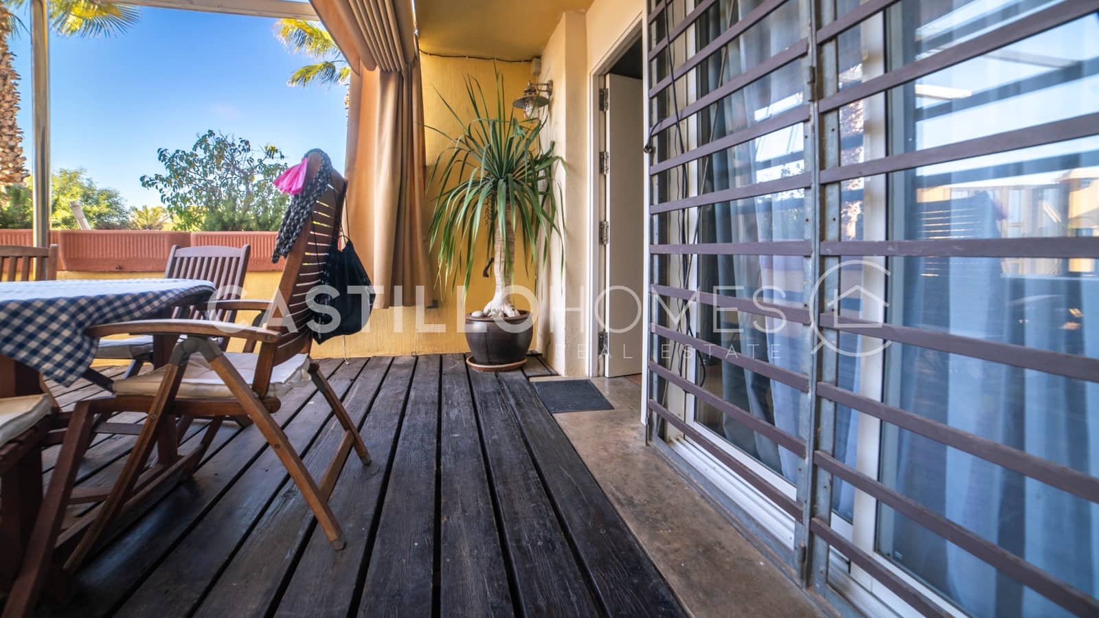 4 bedroom Townhouse for sale in La Veleta with garage - € 449,900 (Ref: 9383905)