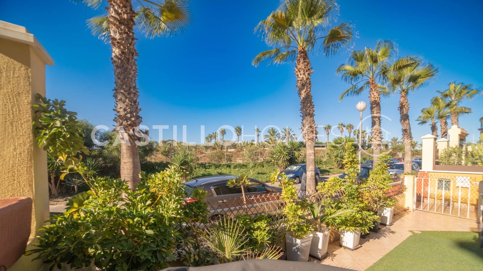 4 bedroom Townhouse for sale in La Veleta with garage - € 449,900 (Ref: 9383905)