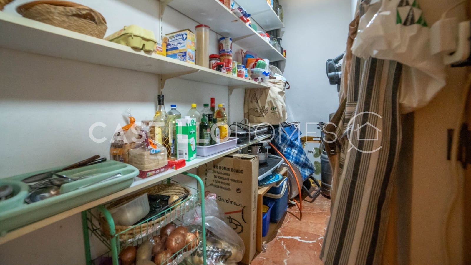 4 bedroom Townhouse for sale in La Veleta with garage - € 449,900 (Ref: 9383905)