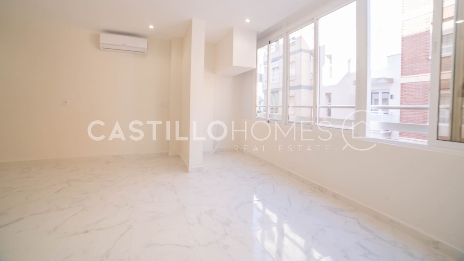 3 bedroom Apartment for sale in Torrevieja with garage - € 255,000 (Ref: 9500409)