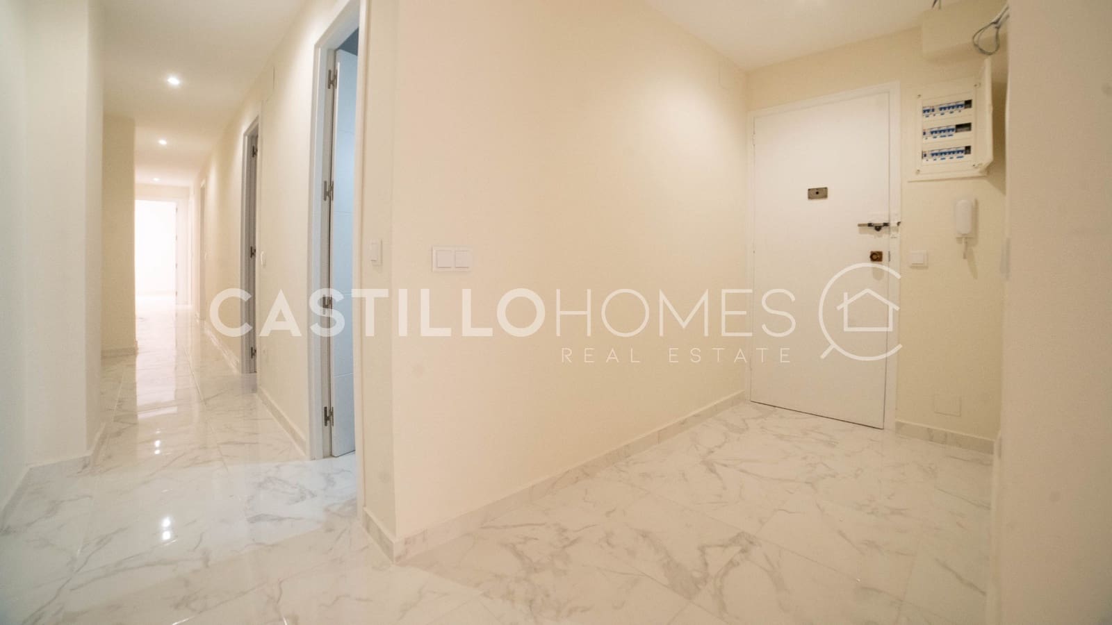 3 bedroom Apartment for sale in Torrevieja with garage - € 255,000 (Ref: 9500409)