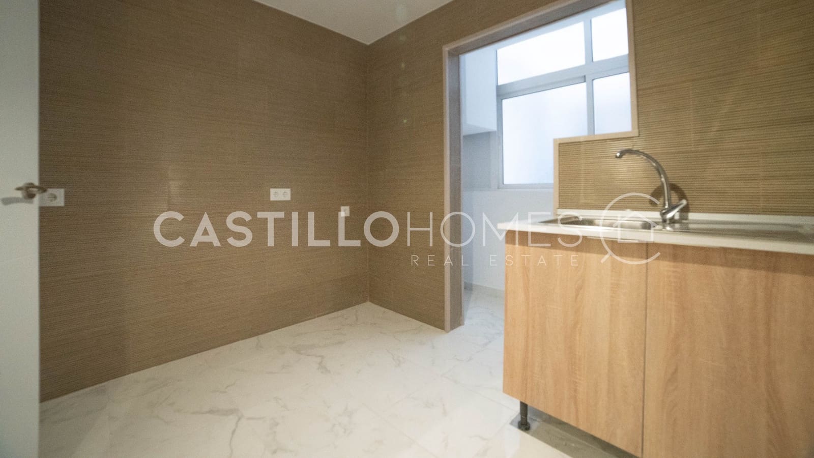 3 bedroom Apartment for sale in Torrevieja with garage - € 255,000 (Ref: 9500409)