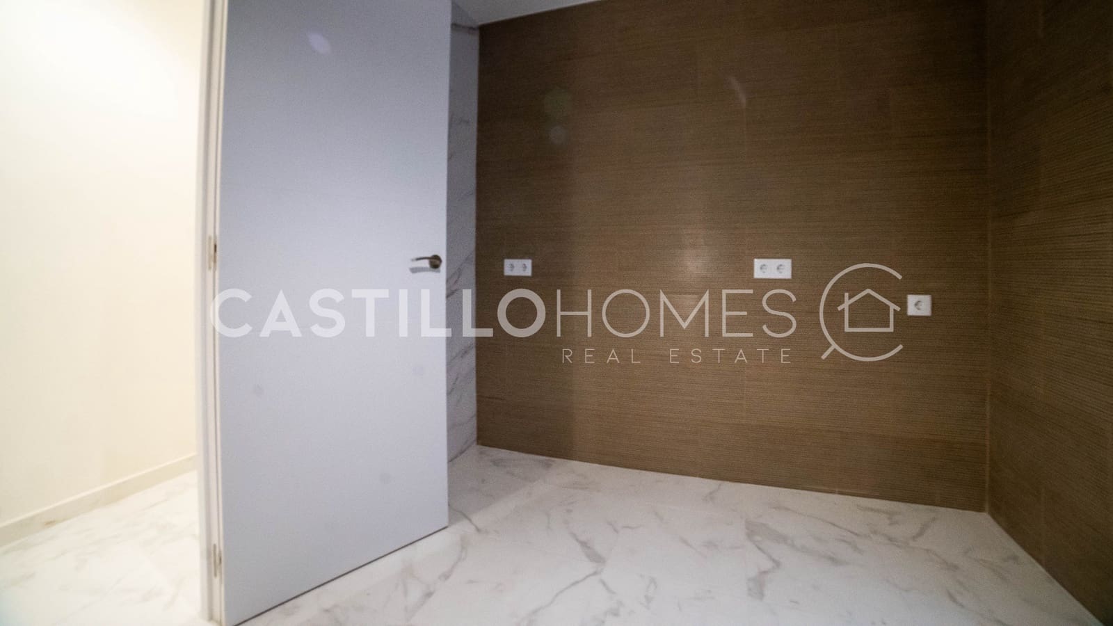 3 bedroom Apartment for sale in Torrevieja with garage - € 255,000 (Ref: 9500409)