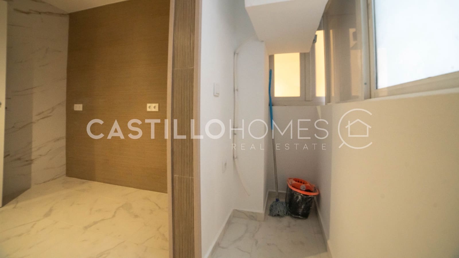 3 bedroom Apartment for sale in Torrevieja with garage - € 255,000 (Ref: 9500409)