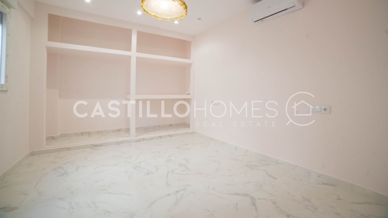 3 bedroom Apartment for sale in Torrevieja with garage - € 255,000 (Ref: 9500409)