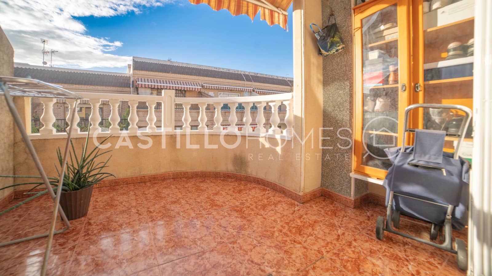 2 bedroom Penthouse for sale in Torrevieja - € 145,000 (Ref: 9609582)