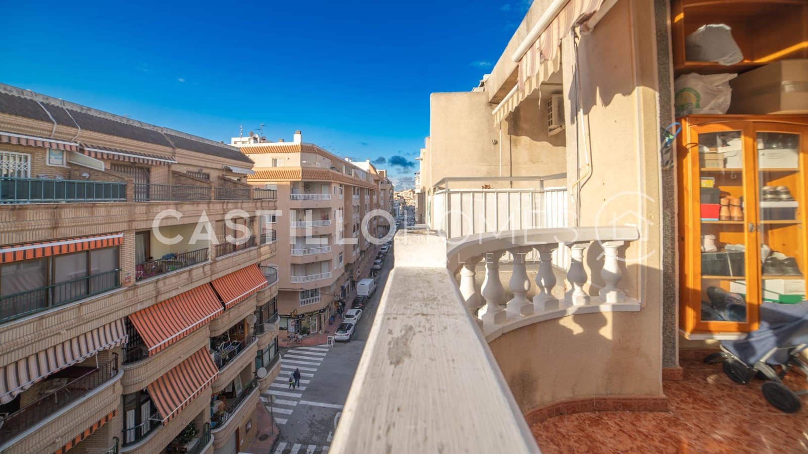 2 bedroom Penthouse for sale in Torrevieja - € 145,000 (Ref: 9609582)