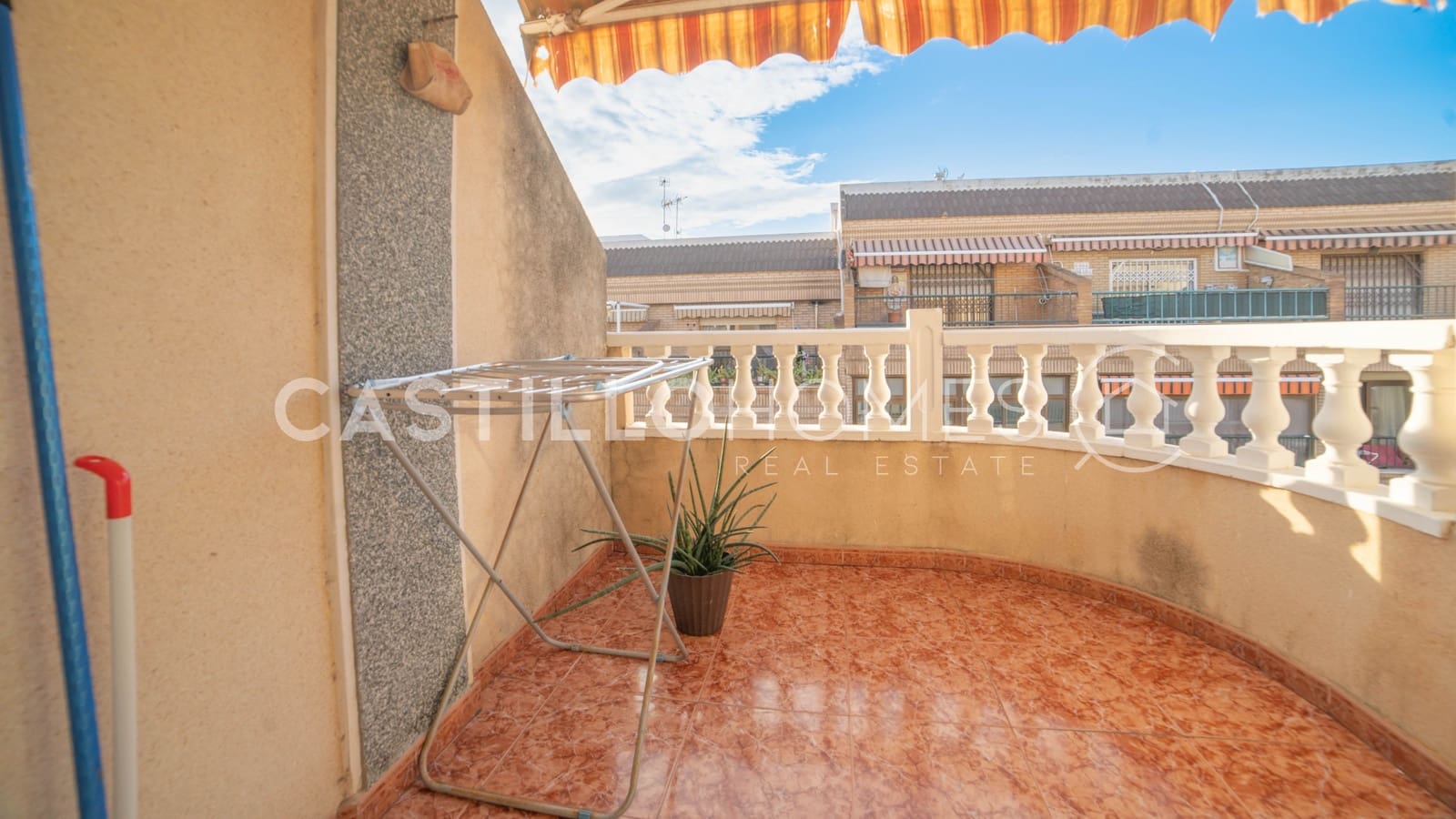 2 bedroom Penthouse for sale in Torrevieja - € 145,000 (Ref: 9609582)