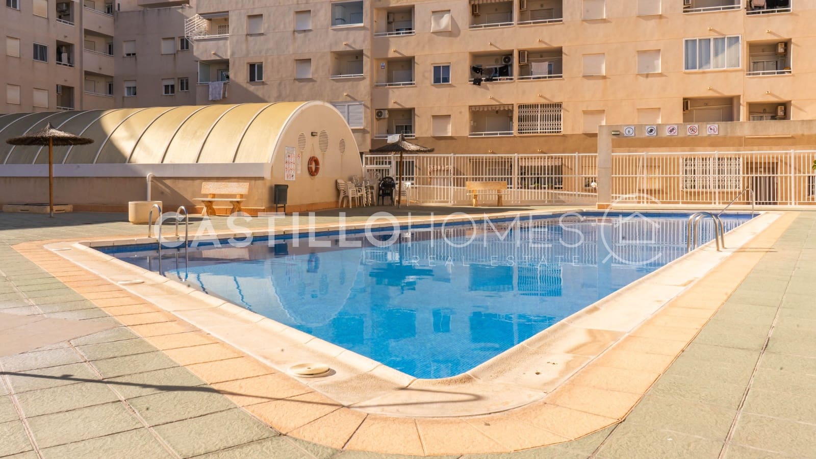 2 sovrum Lägenhet till salu i Torrevieja med pool - 139 000 € (Ref: 9609583)