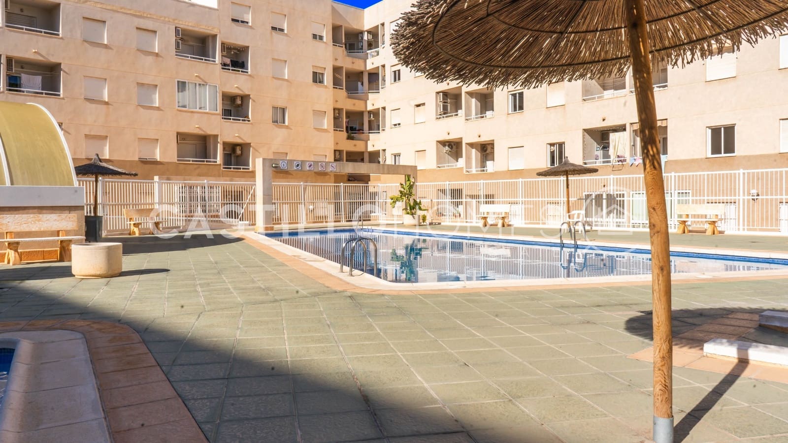 2 sovrum Lägenhet till salu i Torrevieja med pool - 139 000 € (Ref: 9609583)