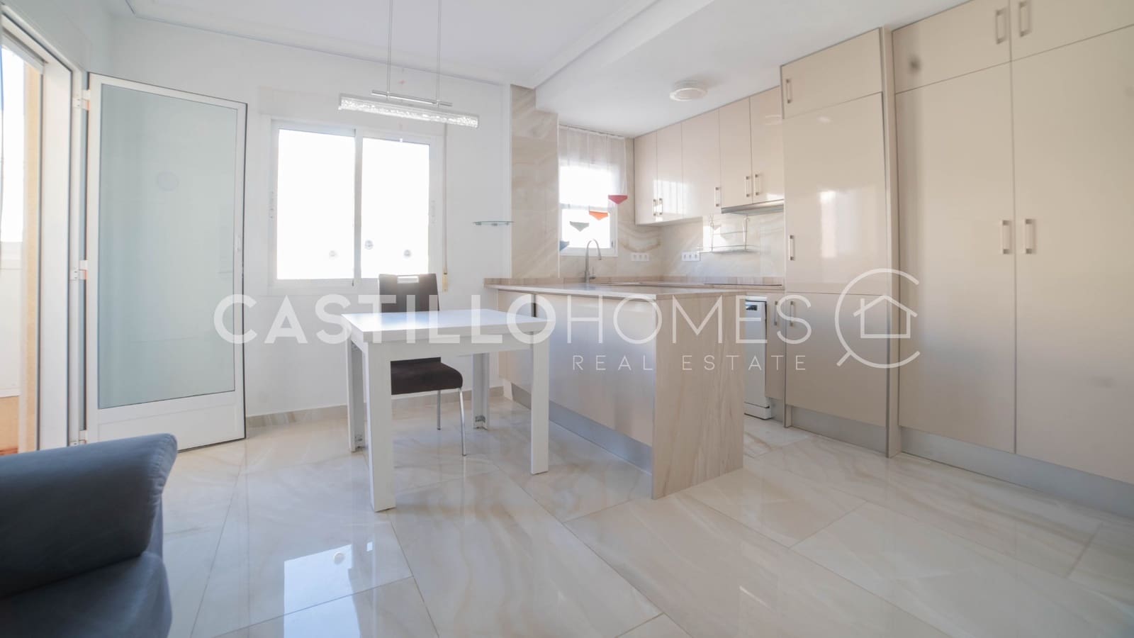 2 makuuhuone Huoneisto myytävänä paikassa Torrevieja - 159 000 € (Ref: 9609585)