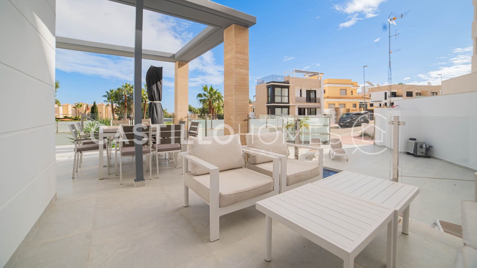 4 slaapkamer Villa te koop in Filipinas met zwembad - € 595.000 (Ref: 9609587)