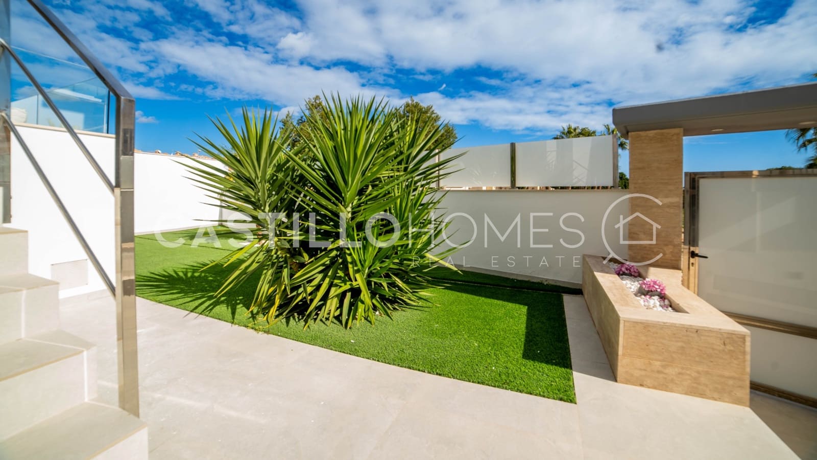 4 slaapkamer Villa te koop in Filipinas met zwembad - € 595.000 (Ref: 9609587)