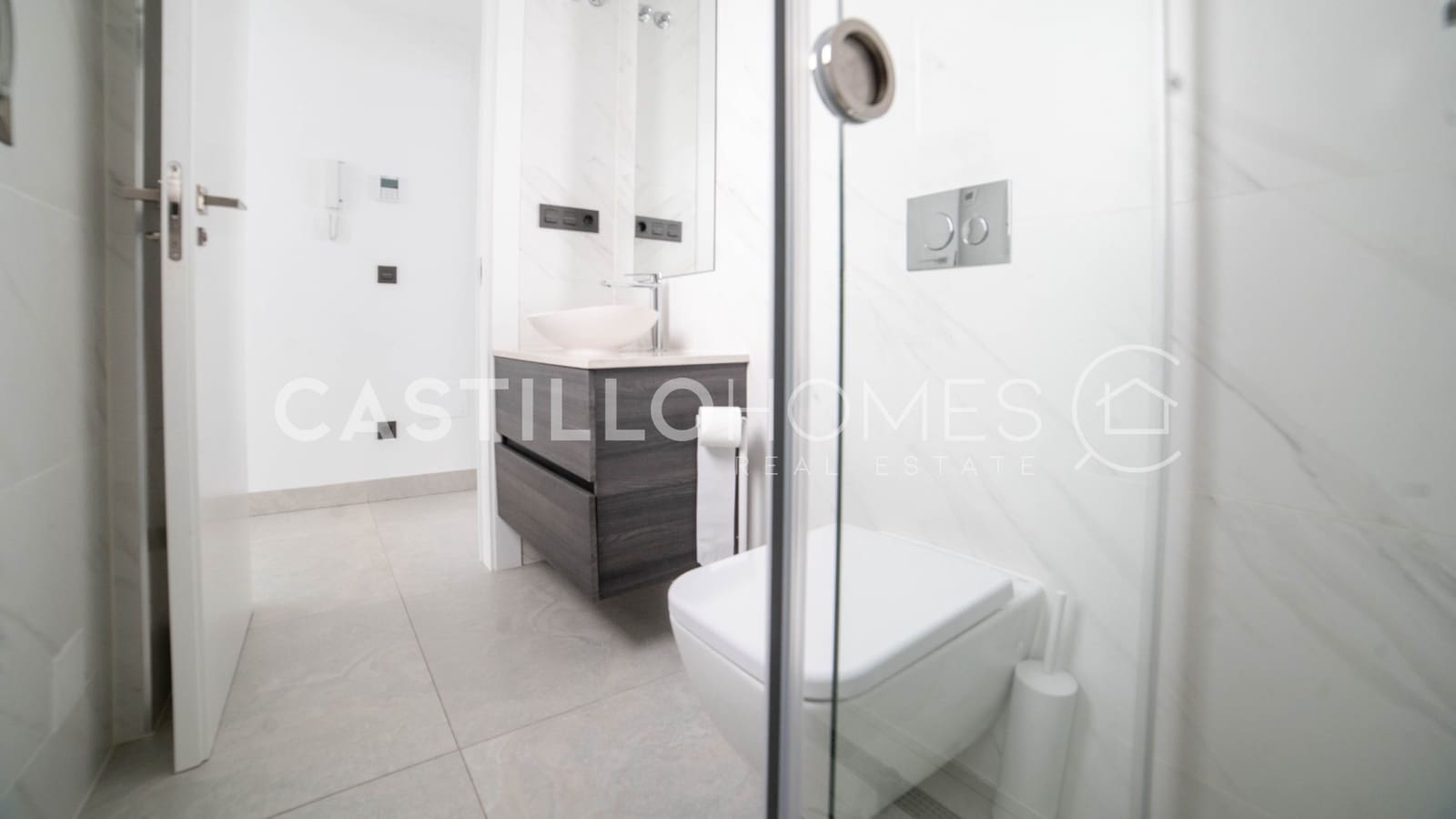 4 slaapkamer Villa te koop in Filipinas met zwembad - € 595.000 (Ref: 9609587)