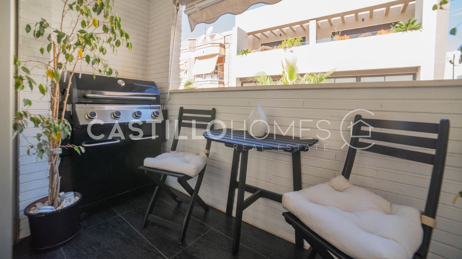 Apartamento de 3 habitaciones en Torrevieja en venta - 299.000 € (Ref: 9626930)