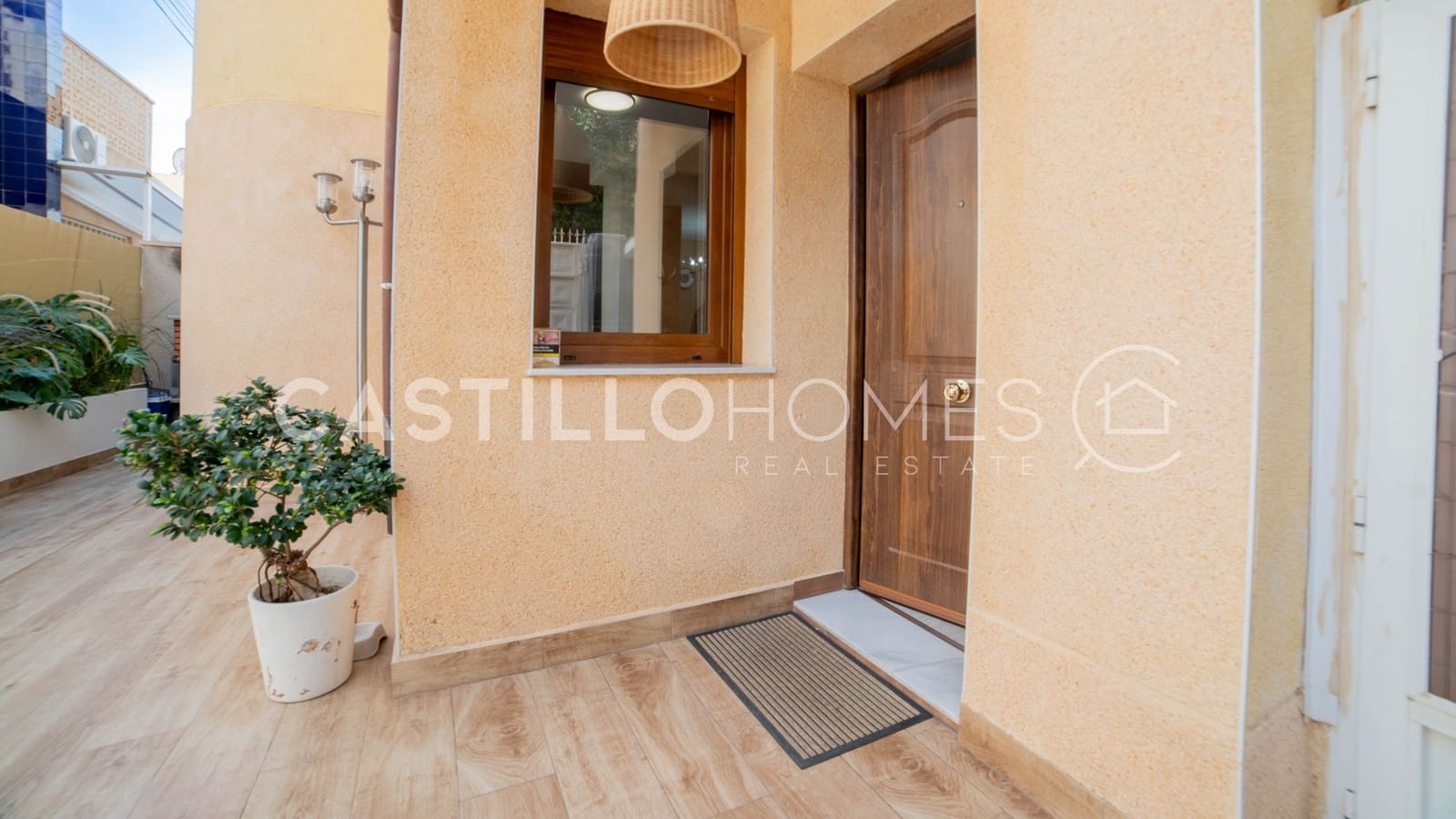 Apartamento de 3 habitaciones en Torrevieja en venta con piscina - 190.000 € (Ref: 9643361)