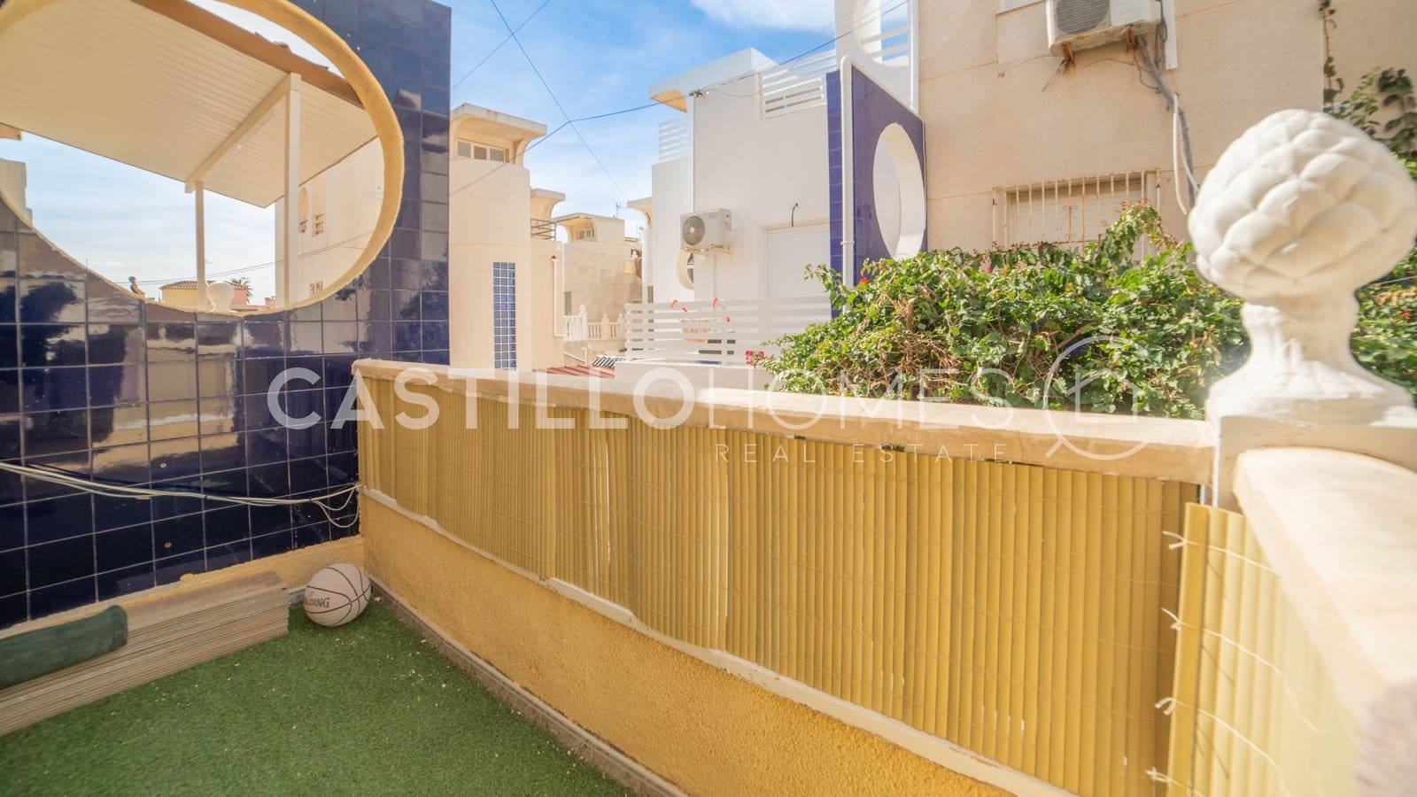 Apartamento de 3 habitaciones en Torrevieja en venta con piscina - 190.000 € (Ref: 9643361)