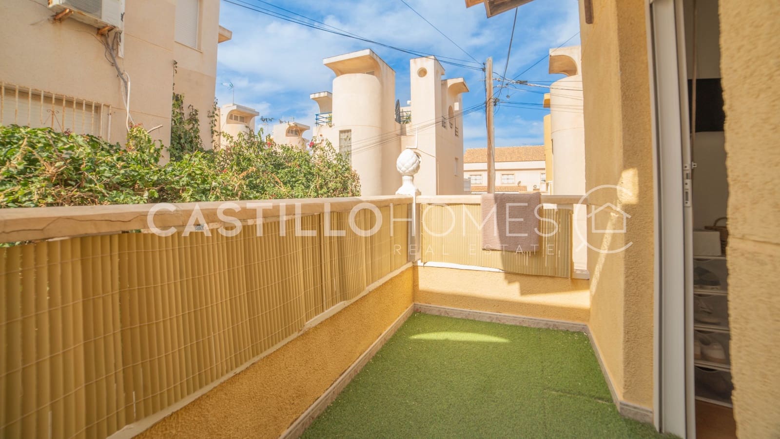 Apartamento de 3 habitaciones en Torrevieja en venta con piscina - 190.000 € (Ref: 9643361)