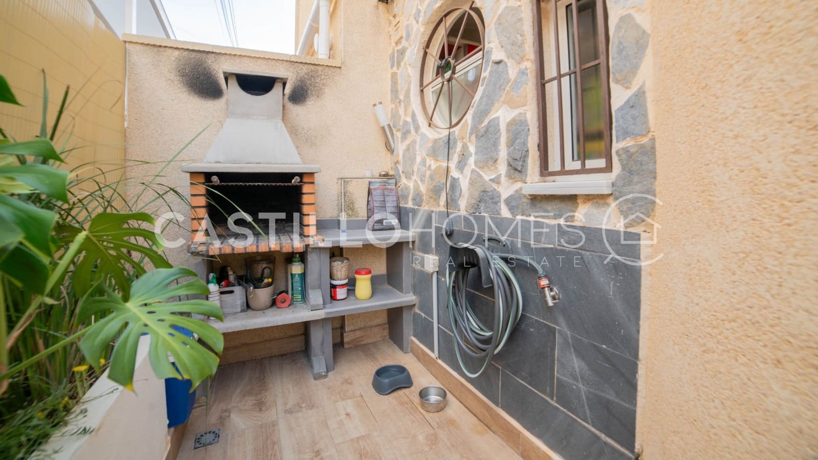 Apartamento de 3 habitaciones en Torrevieja en venta con piscina - 190.000 € (Ref: 9643361)