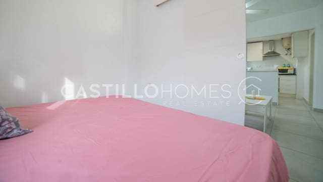 Apartamento en Playa del Acequión, Torrevieja en venta con piscina - 95.000 € (Ref: 9669244)