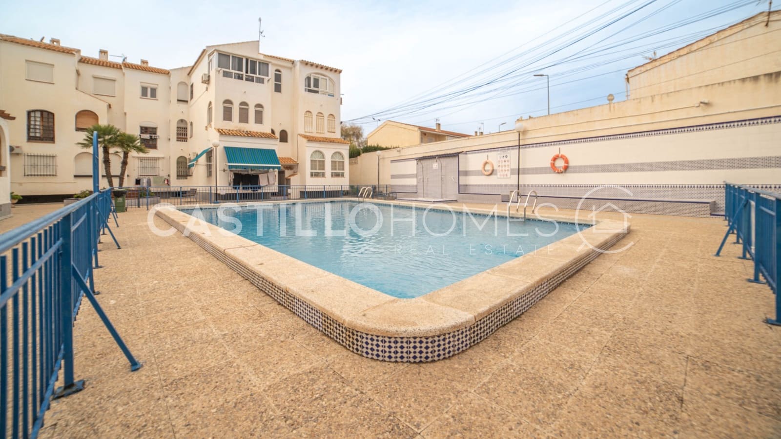 Apartamento en Torrevieja en venta con piscina - 95.000 € (Ref: 9669244)