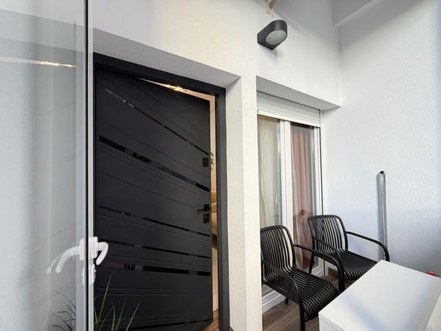 2 slaapkamer Appartement te koop in Puerto Deportivo, Torrevieja - € 169.900 (Ref: 9675128)