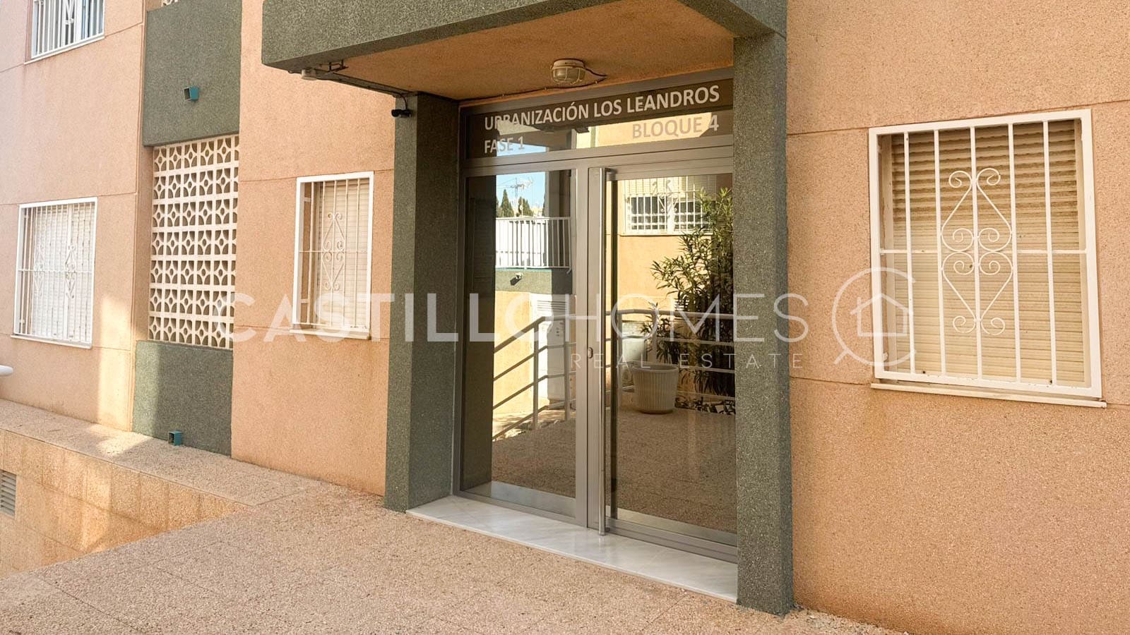 2 soveværelse Lejlighed til salg i La Mata med swimmingpool - € 169.900 (Ref: 9720888)