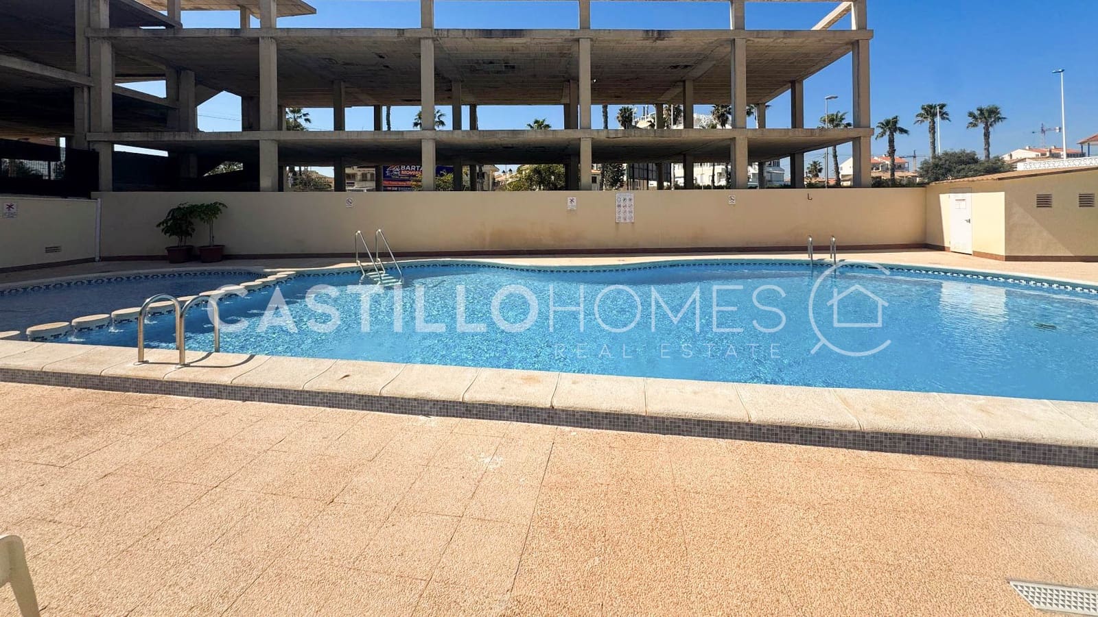 2 soveværelse Lejlighed til salg i La Mata med swimmingpool - € 169.900 (Ref: 9720888)