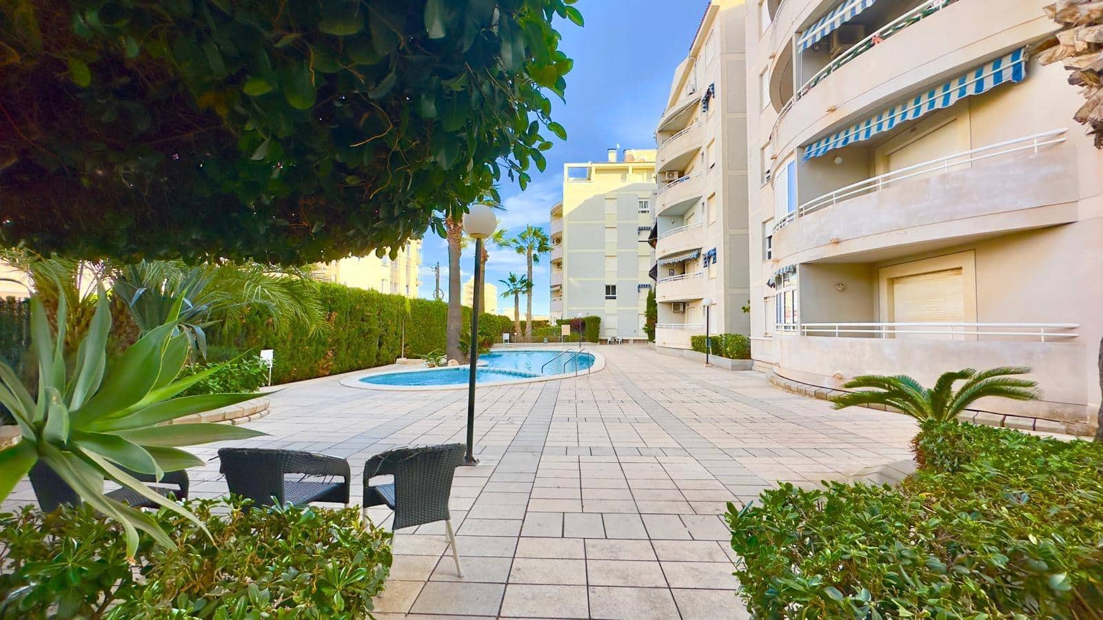 2 sovrum Lägenhet till salu i Torrevieja med pool - 149 900 € (Ref: 9756747)