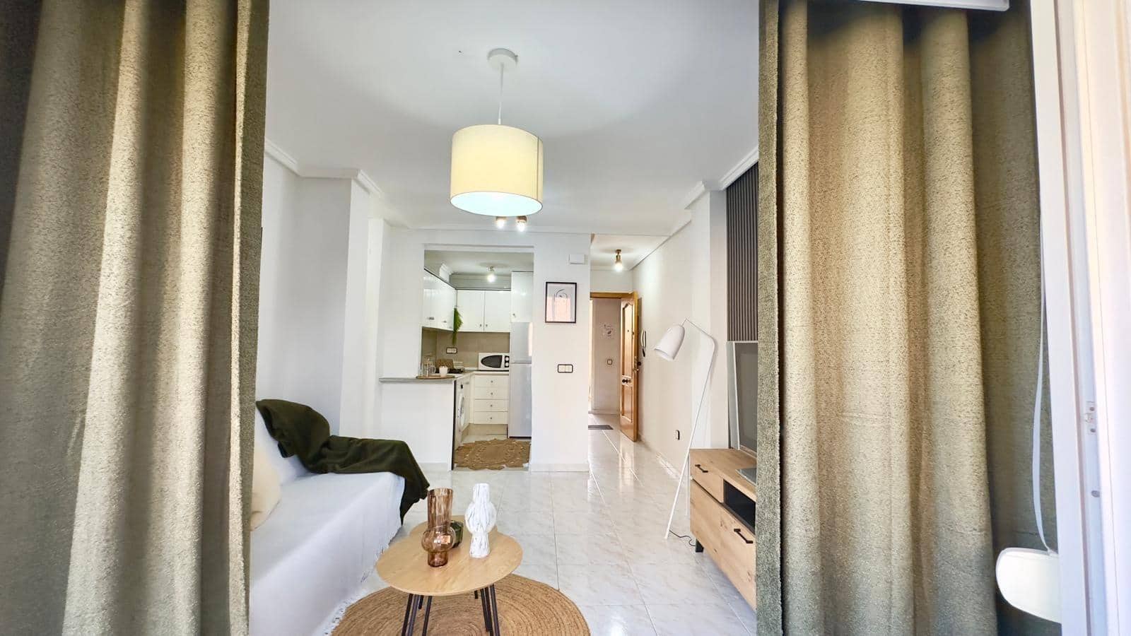 2 sovrum Lägenhet till salu i Torrevieja med pool - 149 900 € (Ref: 9756747)