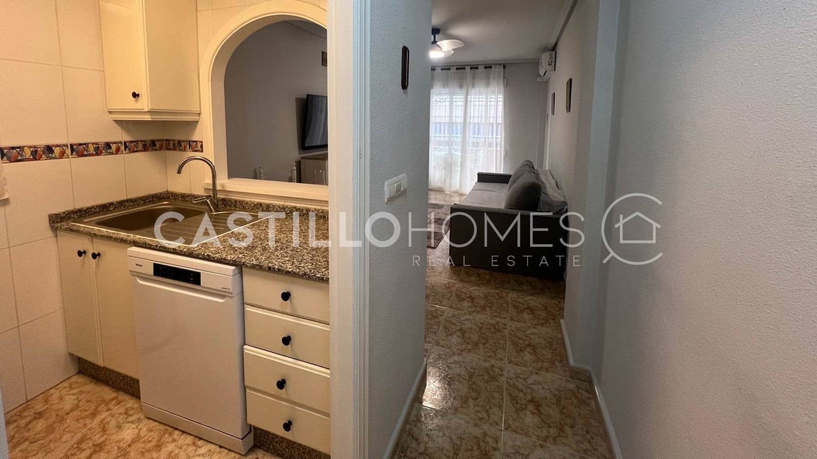 Apartamento de 2 habitaciones en Torrevieja en venta - 159.900 € (Ref: 9756748)