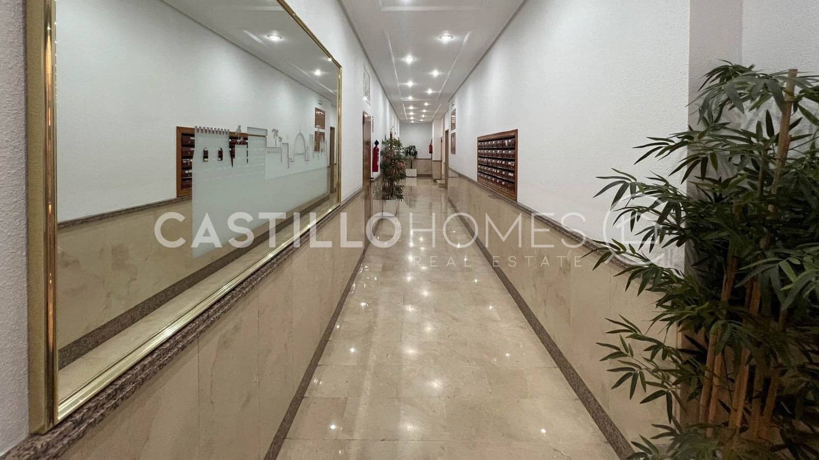 Apartamento de 2 habitaciones en Torrevieja en venta - 159.900 € (Ref: 9756748)