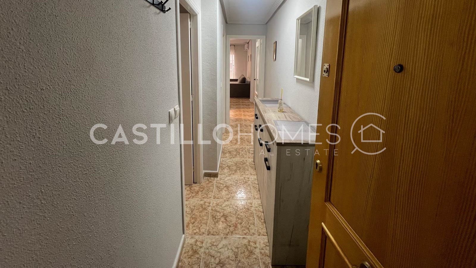 Apartamento de 2 habitaciones en Torrevieja en venta - 159.900 € (Ref: 9756748)