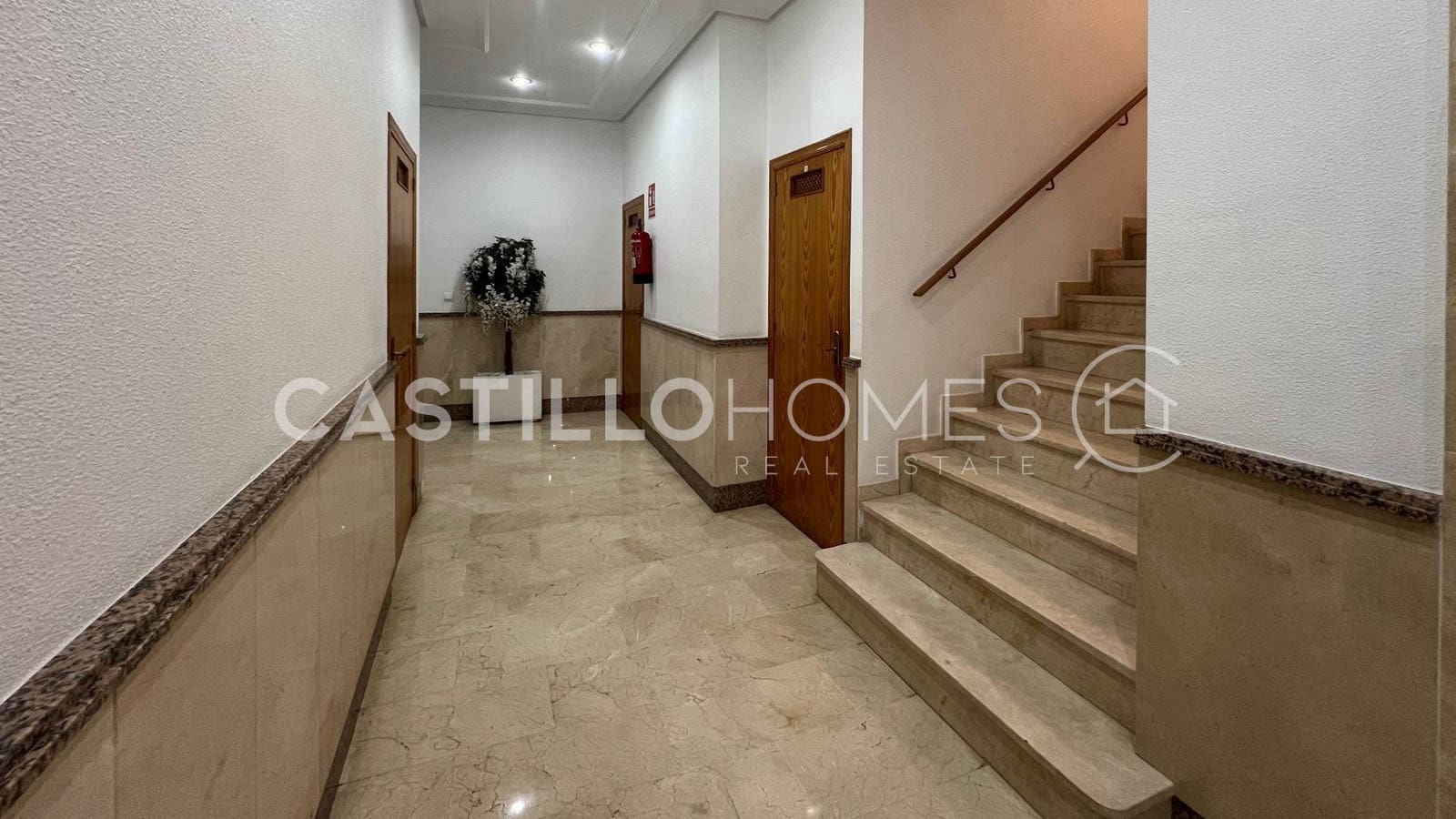 Apartamento de 2 habitaciones en Torrevieja en venta - 159.900 € (Ref: 9756748)