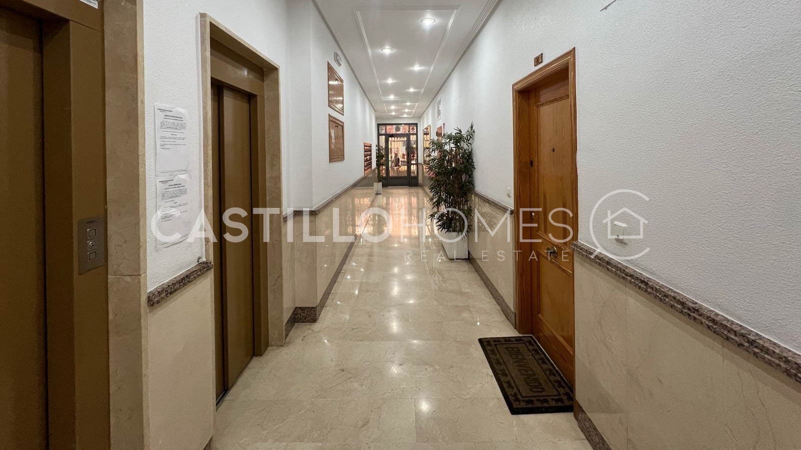 Apartamento de 2 habitaciones en Torrevieja en venta - 159.900 € (Ref: 9756748)