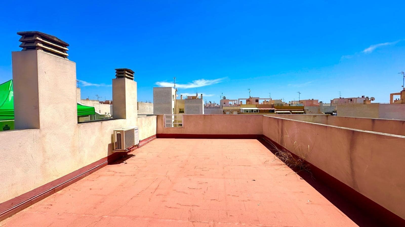 2 soverom Penthouse til salgs i Torrevieja med garasje - € 164 900 (Ref: 9759450)