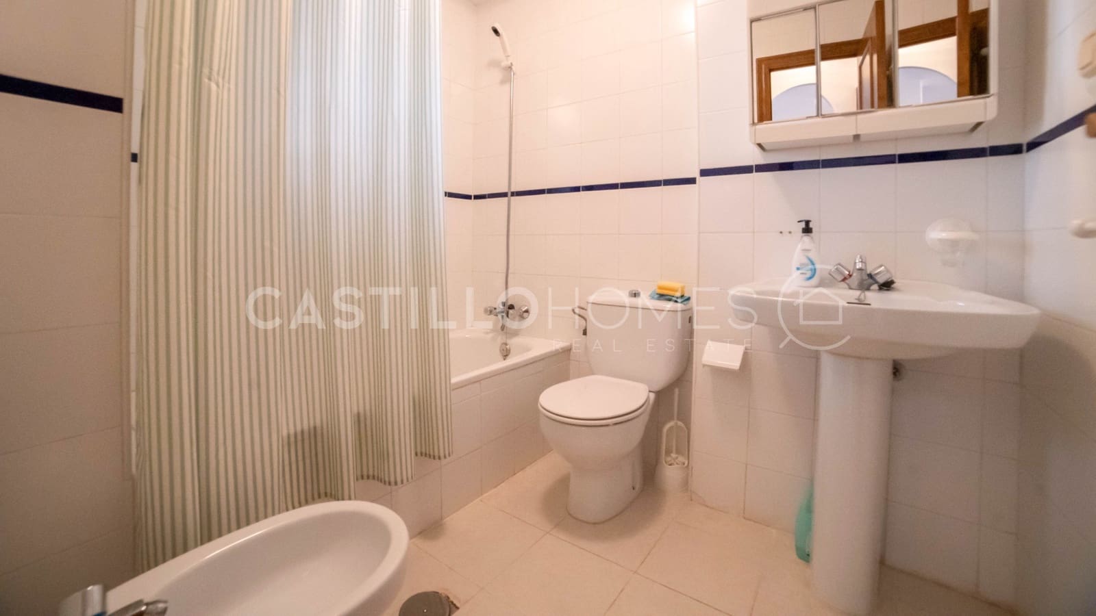 1 soveværelse Lejlighed til salg i Torrevieja med swimmingpool - € 125.000 (Ref: 9761635)