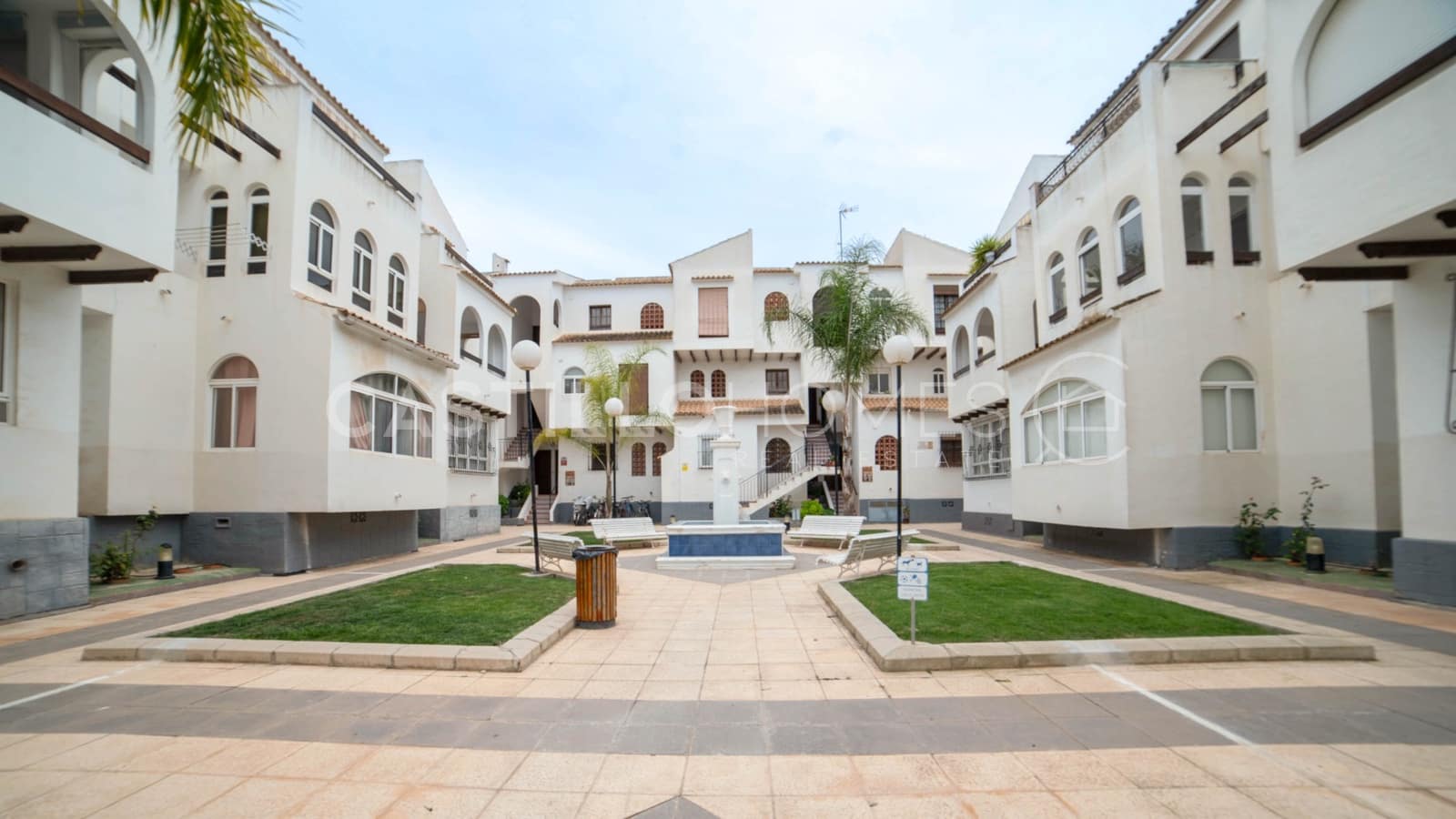 1 soveværelse Lejlighed til salg i Torrevieja med swimmingpool - € 125.000 (Ref: 9761635)