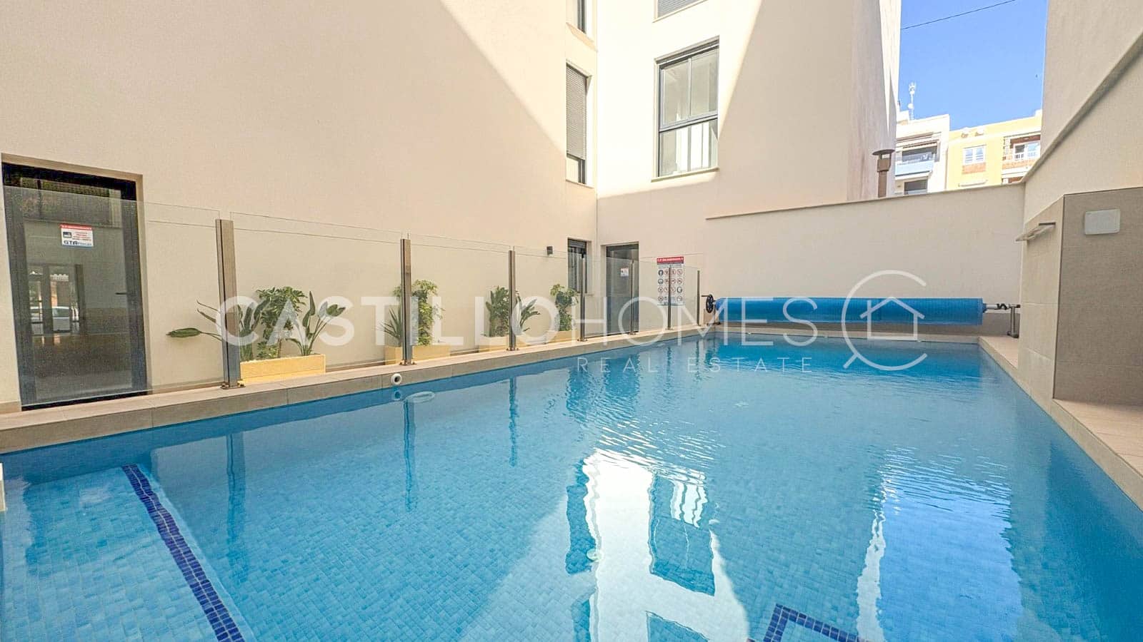 3 sovrum Takvåning till salu i Torrevieja med pool garage - 399 000 € (Ref: 9778662)