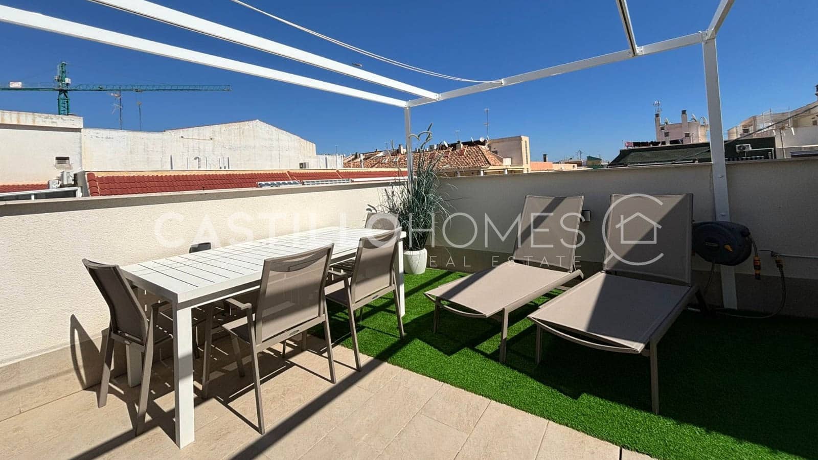 3 sovrum Takvåning till salu i Torrevieja med pool garage - 399 000 € (Ref: 9778662)