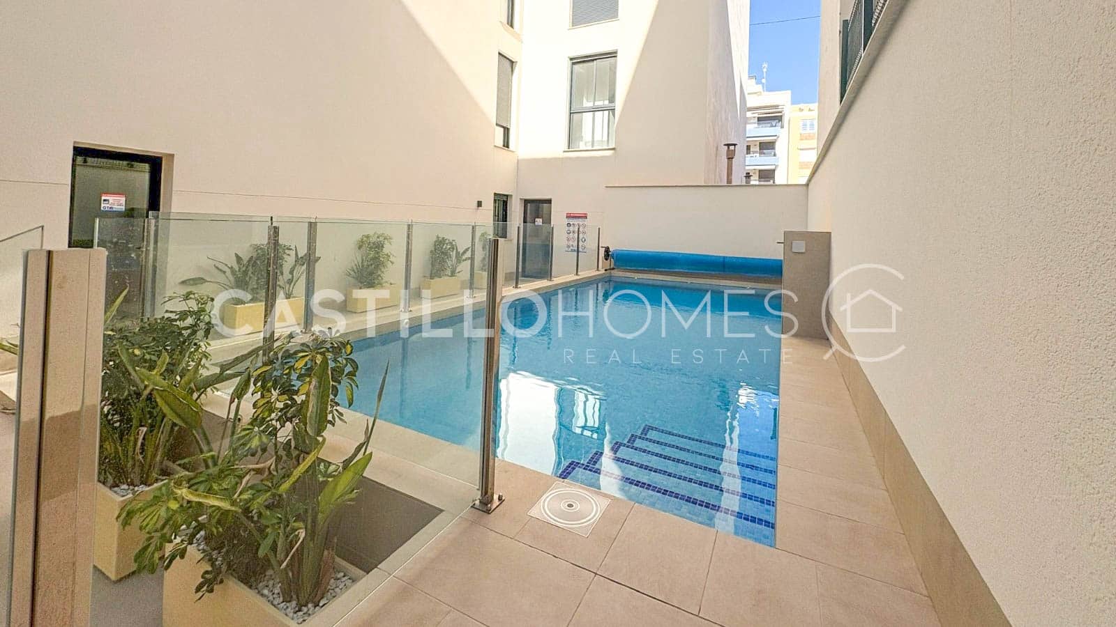 3 sovrum Takvåning till salu i Torrevieja med pool garage - 399 000 € (Ref: 9778662)