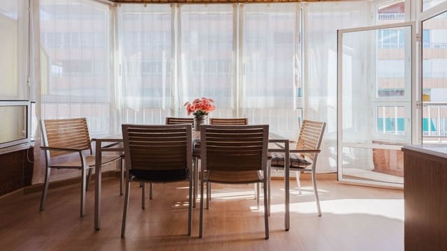 Apartamento de 3 habitaciones en Playa del Acequión, Torrevieja en venta con piscina - 249.500 € (Ref: 9793193)