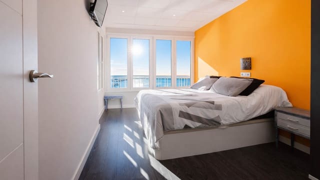 Apartamento de 3 habitaciones en Playa del Acequión, Torrevieja en venta con piscina garaje - 389.500 € (Ref: 9793194)