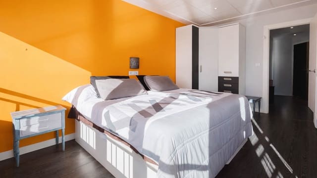 Apartamento de 3 habitaciones en Playa del Acequión, Torrevieja en venta con piscina garaje - 389.500 € (Ref: 9793194)