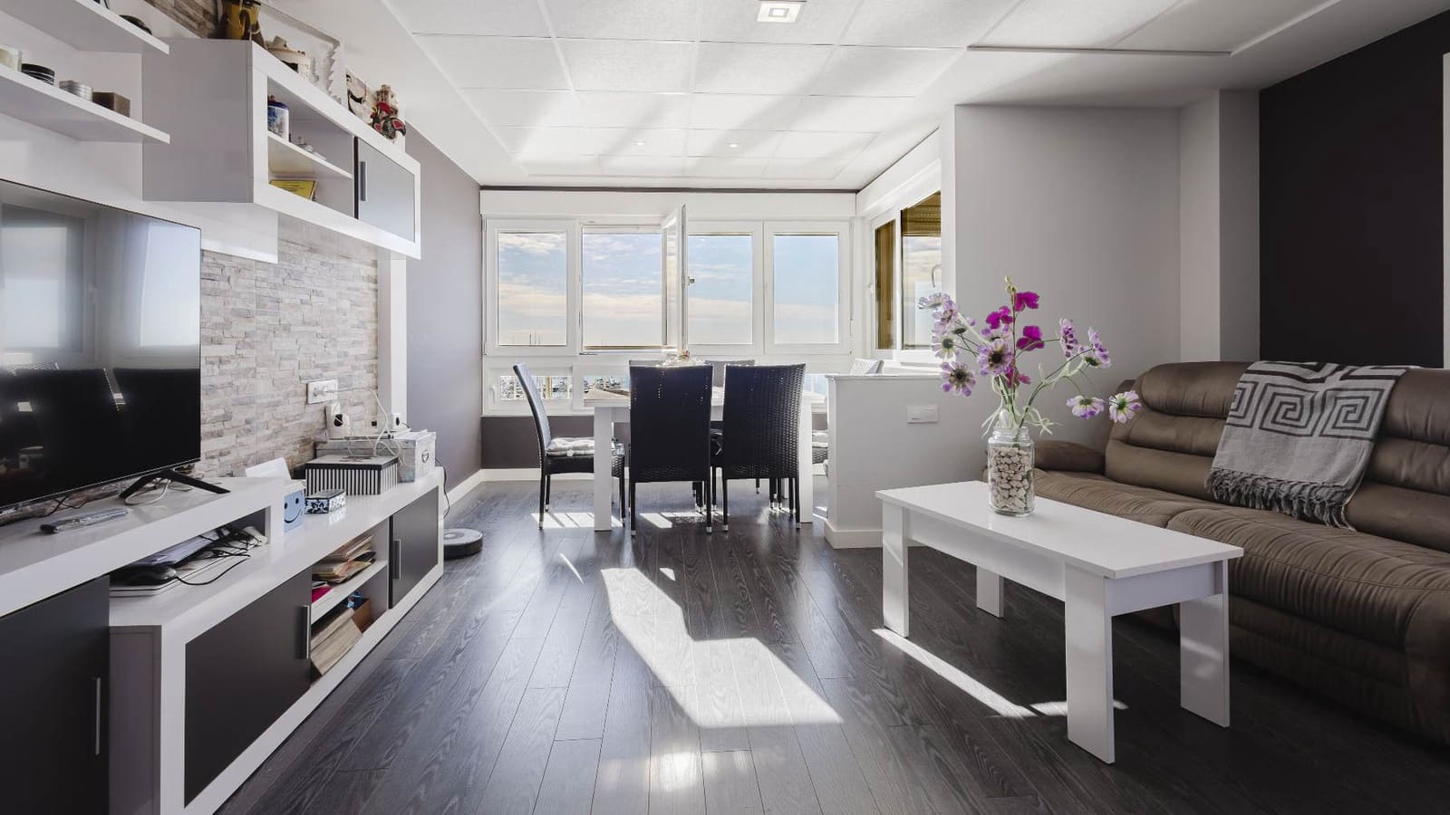 Apartamento de 3 habitaciones en Torrevieja en venta con piscina garaje - 389.500 € (Ref: 9793194)