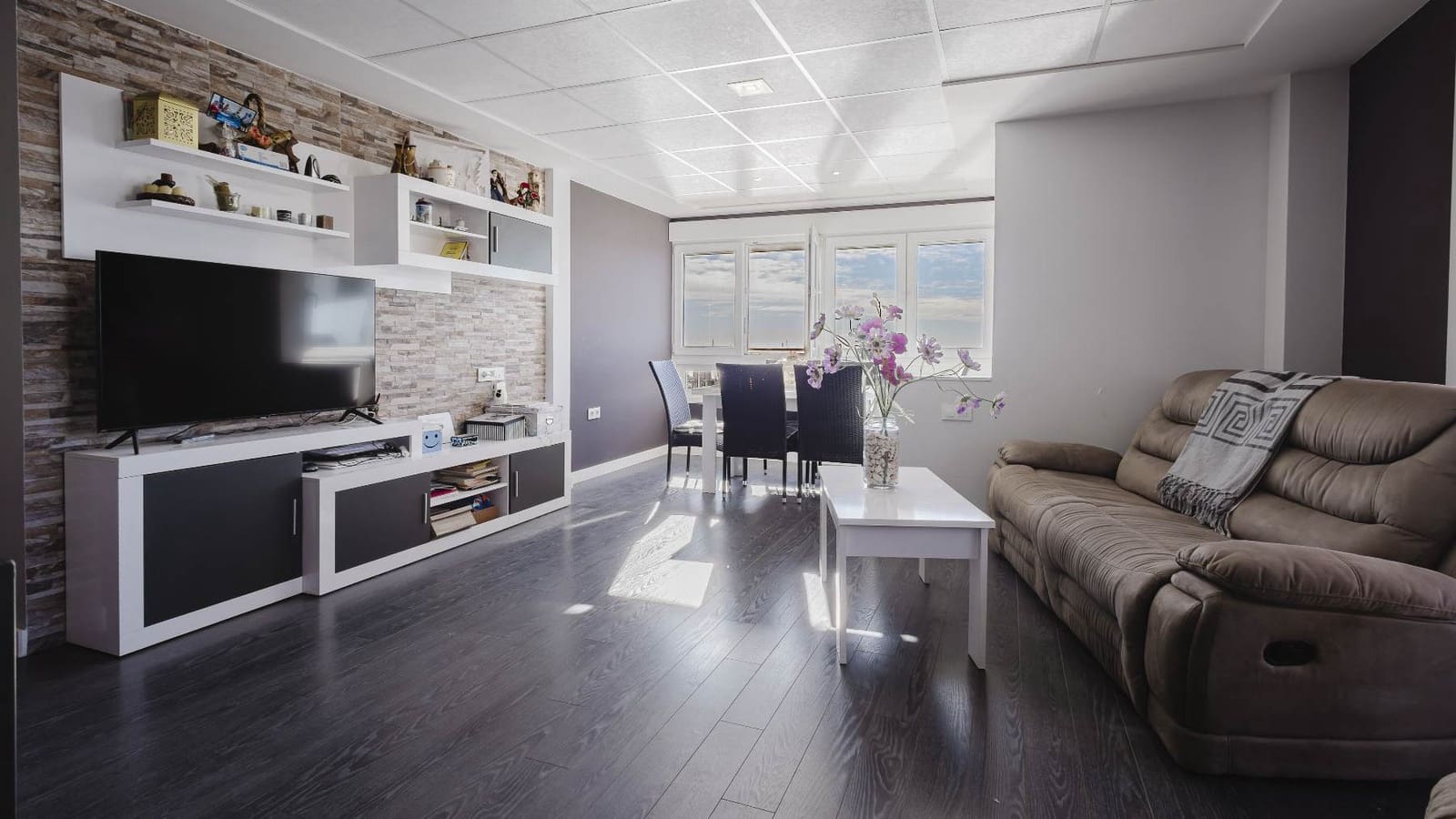 Apartamento de 3 habitaciones en Torrevieja en venta con piscina garaje - 389.500 € (Ref: 9793194)